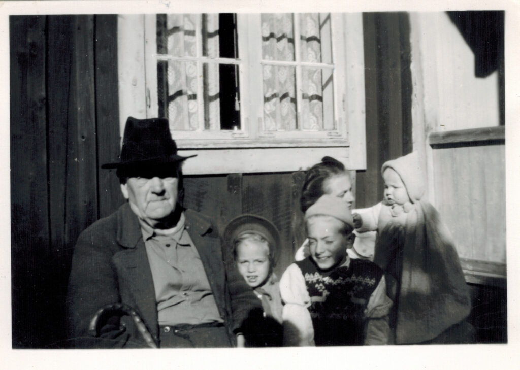 Adolf Simon Svensson med barnbarn